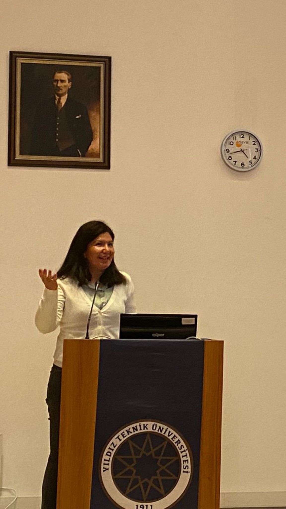 Doç Dr İdil Öztığ